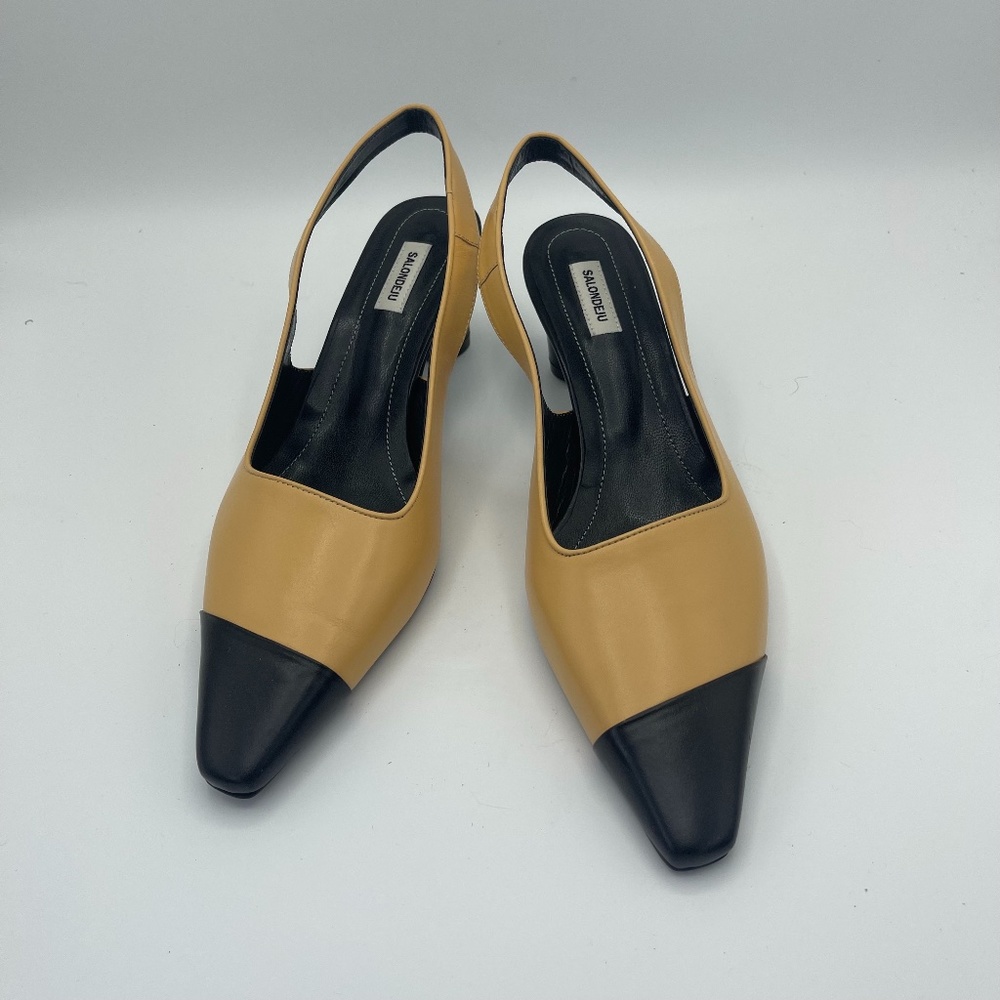 Salondeju Gold and Black Pump NIB